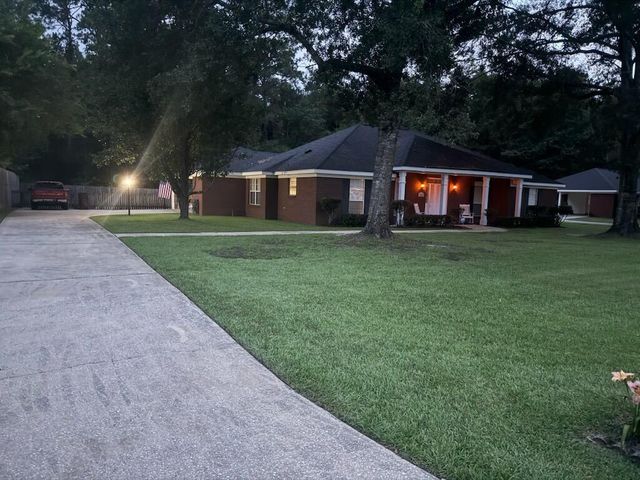 466 Wesley V Street, Satsuma, AL 36572