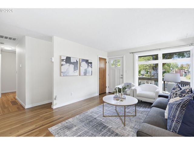 4224 Se 73RD Ave, Portland, OR 97206