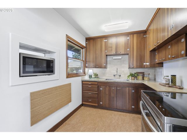 4224 Se 73RD Ave, Portland, OR 97206