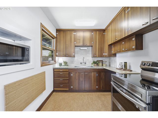 4224 Se 73RD Ave, Portland, OR 97206