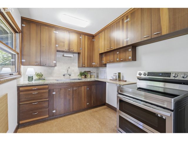 4224 Se 73RD Ave, Portland, OR 97206