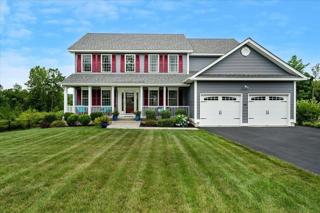 196 Brookview Drive, Hooksett, NH 03106