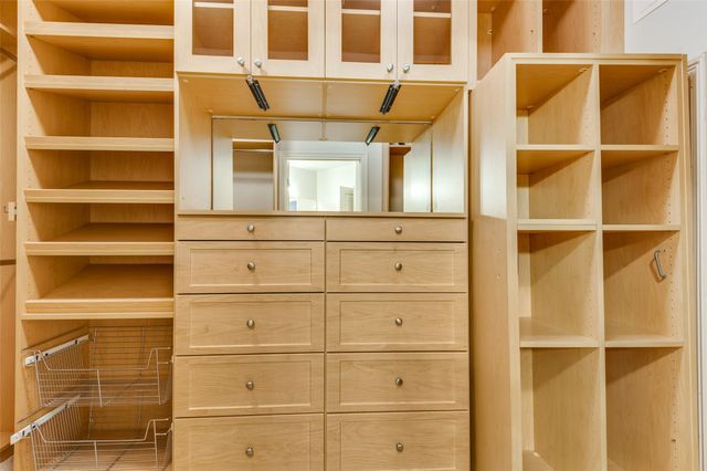 330 Las Colinas Boulevard E 924, Irving, TX 75039