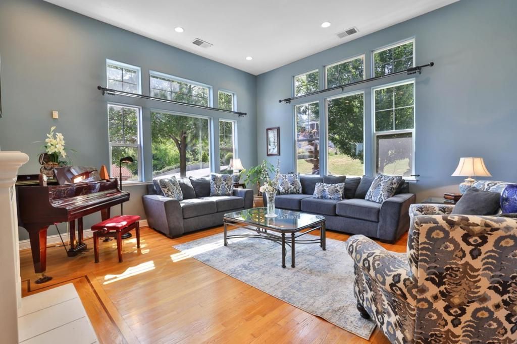 Image 10 of property listing at 100 Heintz Court, Los Gatos, CA 95032