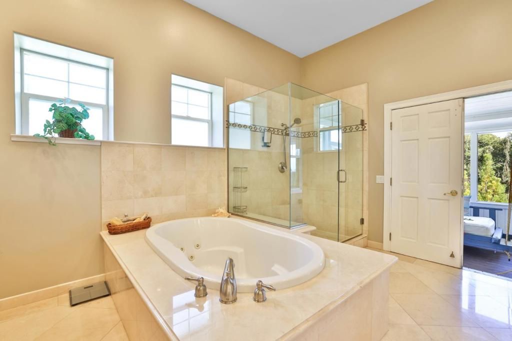 Image 18 of property listing at 100 Heintz Court, Los Gatos, CA 95032