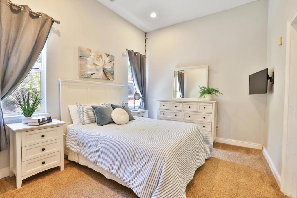 Image 20 of property listing at 100 Heintz Court, Los Gatos, CA 95032