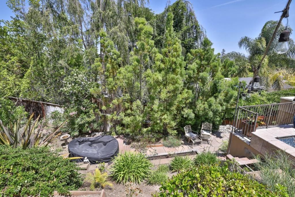 Image 25 of property listing at 100 Heintz Court, Los Gatos, CA 95032