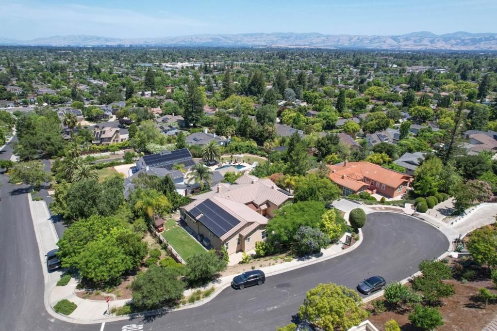Image 46 of property listing at 100 Heintz Court, Los Gatos, CA 95032