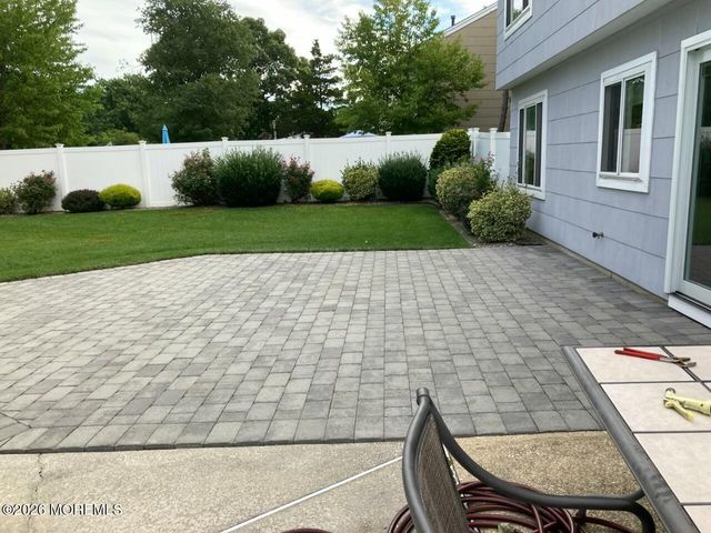 972 Quartz Drive, Toms River, NJ 08753