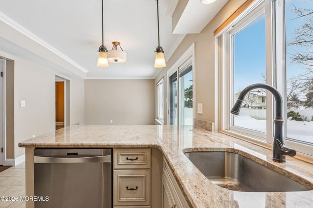 972 Quartz Drive, Toms River, NJ 08753