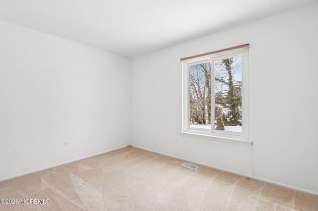 972 Quartz Drive, Toms River, NJ 08753