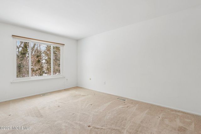 972 Quartz Drive, Toms River, NJ 08753