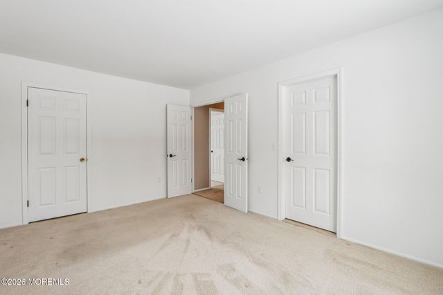 972 Quartz Drive, Toms River, NJ 08753