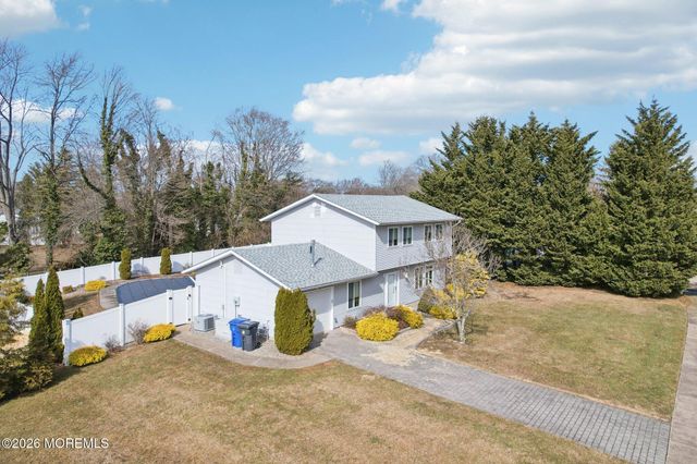 972 Quartz Drive, Toms River, NJ 08753