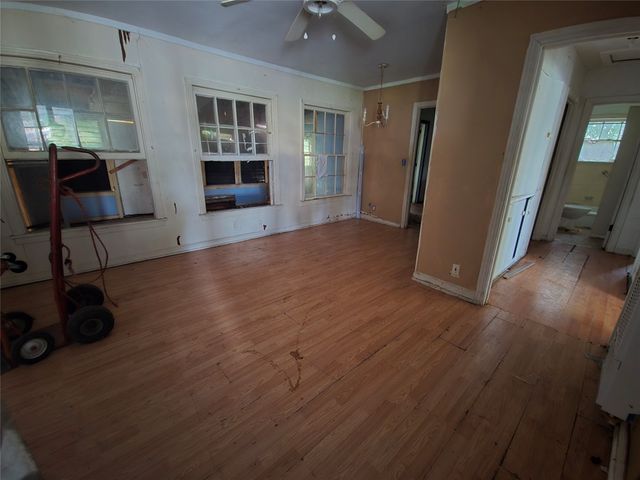 7304 Llano Avenue, Fort Worth, TX 76116