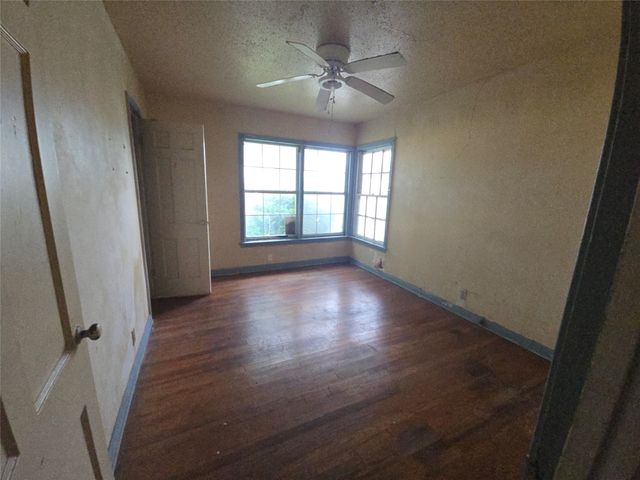 7304 Llano Avenue, Fort Worth, TX 76116