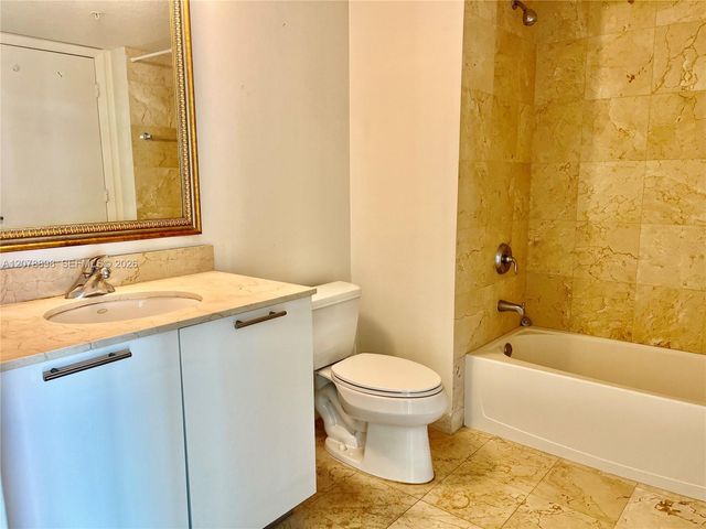 1800 N Bayshore Drive 3710, Miami, FL 33132