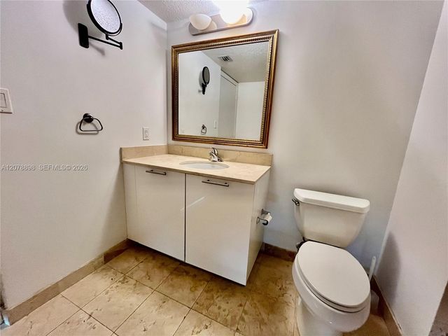 1800 N Bayshore Drive 3710, Miami, FL 33132
