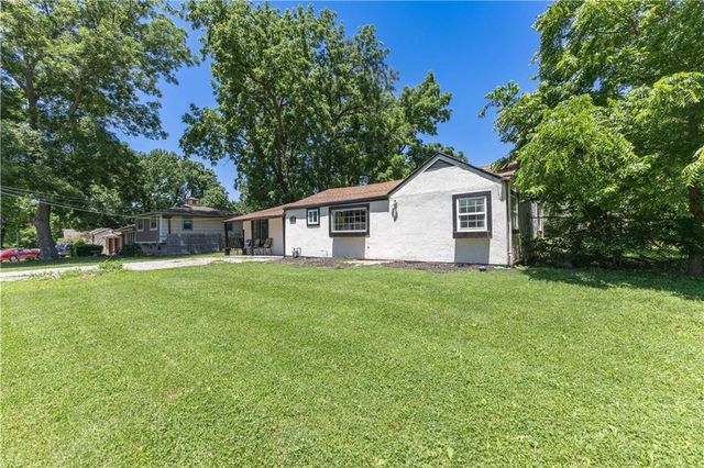 2900 Woodend Avenue, Kansas City, KS 66106