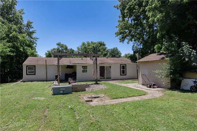 2900 Woodend Avenue, Kansas City, KS 66106