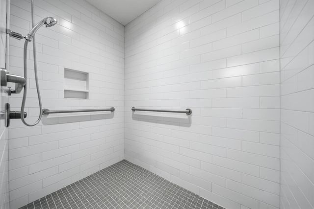 1013 E Waters Edge St, Derby, KS 67037