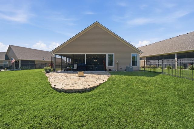 1013 E Waters Edge St, Derby, KS 67037
