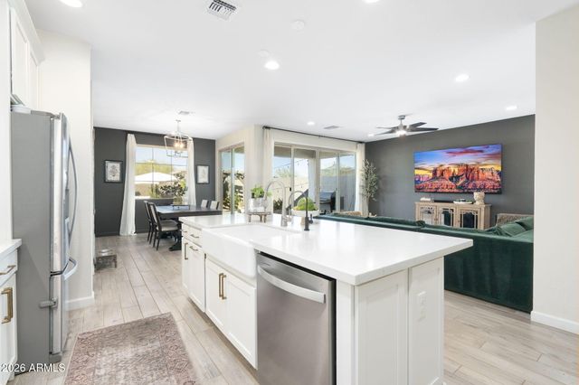 26320 N THORNHILL Drive, Peoria, AZ 85383