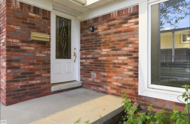 32553 Barclay Sq Square, Warren, MI 48093