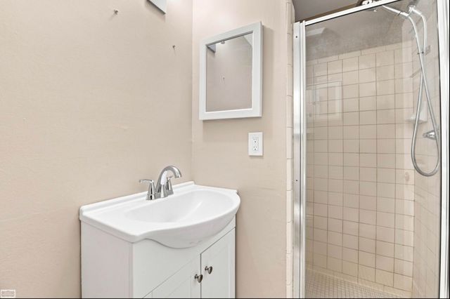 32553 Barclay Sq Square, Warren, MI 48093