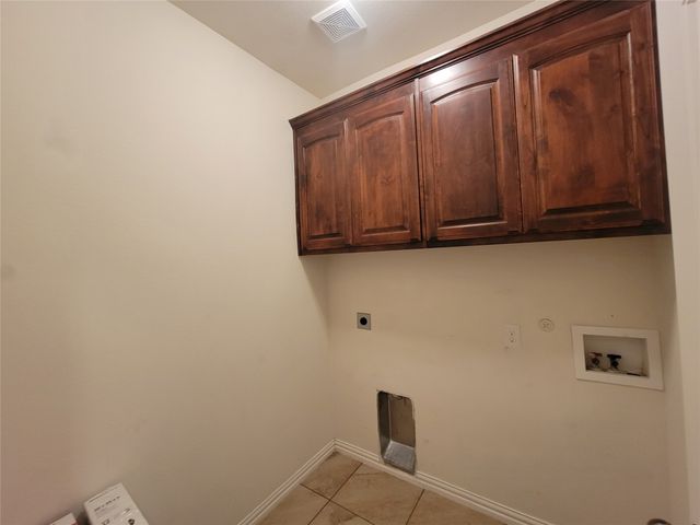 621 Marybeth Drive, Burleson, TX 76028