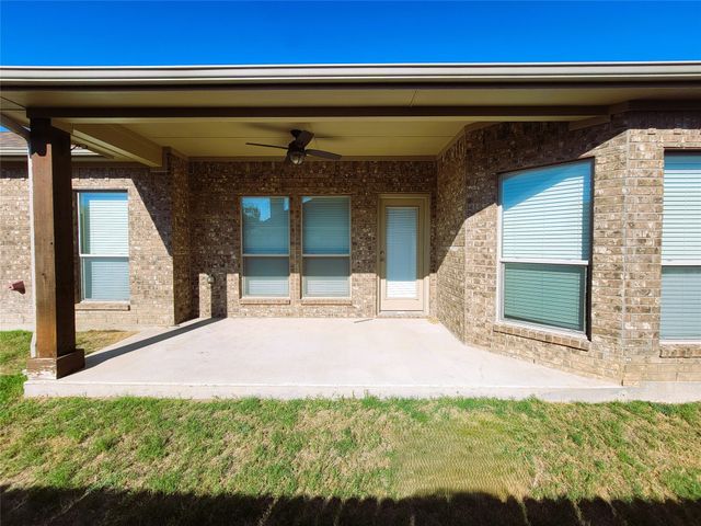 621 Marybeth Drive, Burleson, TX 76028