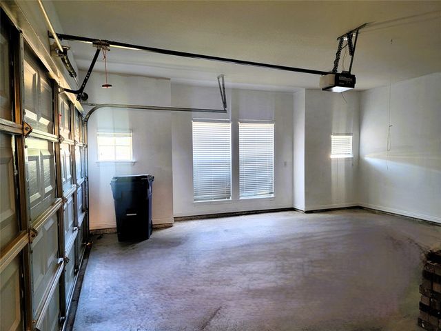 621 Marybeth Drive, Burleson, TX 76028