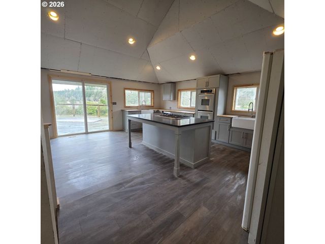 4410 E ALSEA Hwy, Waldport, OR 97394