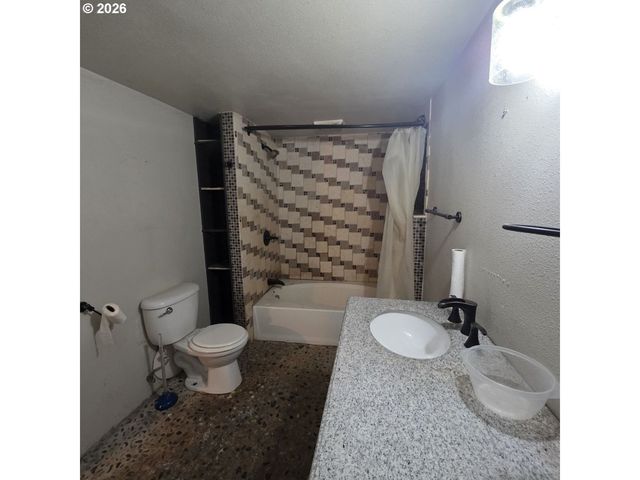 4410 E ALSEA Hwy, Waldport, OR 97394