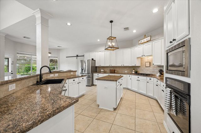 1125 Shady Knoll Lane, League City, TX 77573
