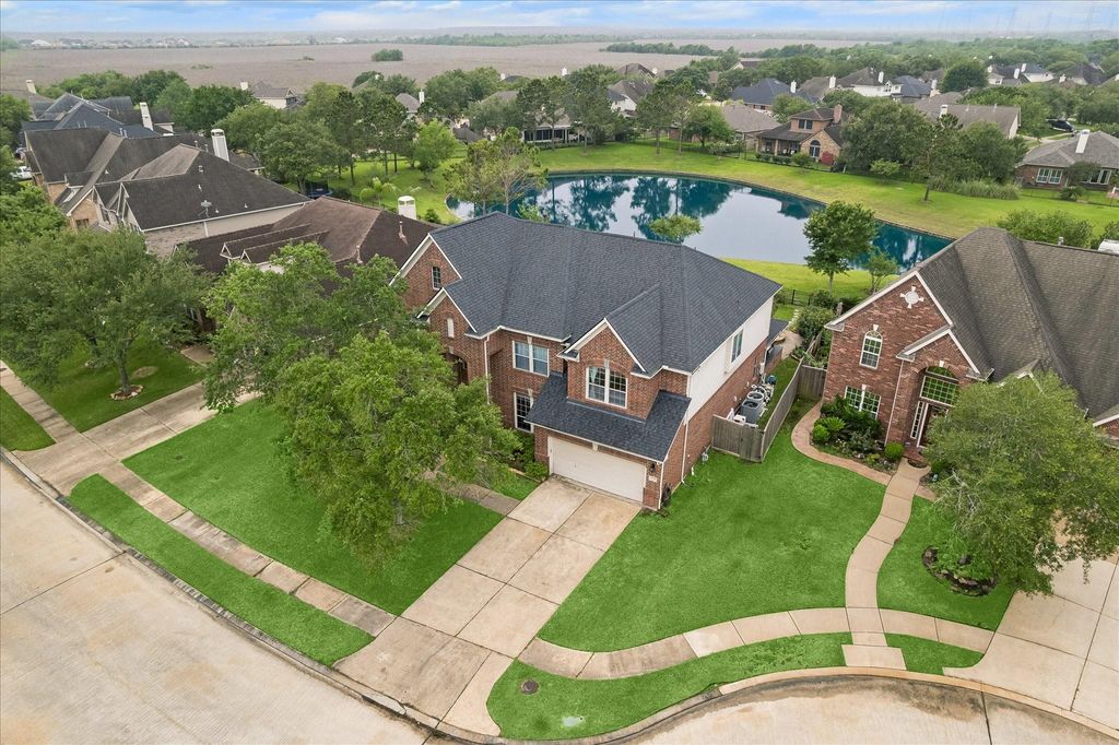 1125 Shady Knoll Lane, League City, TX 77573