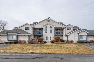 W240N2532 E Parkway Meadow CIRCLE #5, Pewaukee, WI 53072