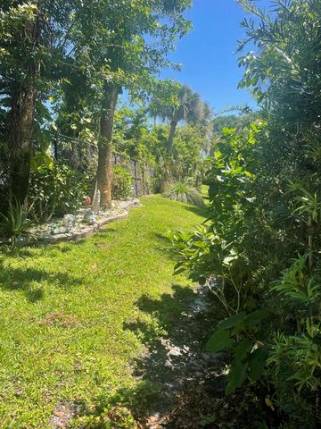 804 Summit Lake Drive, West Palm Beach, FL 33406