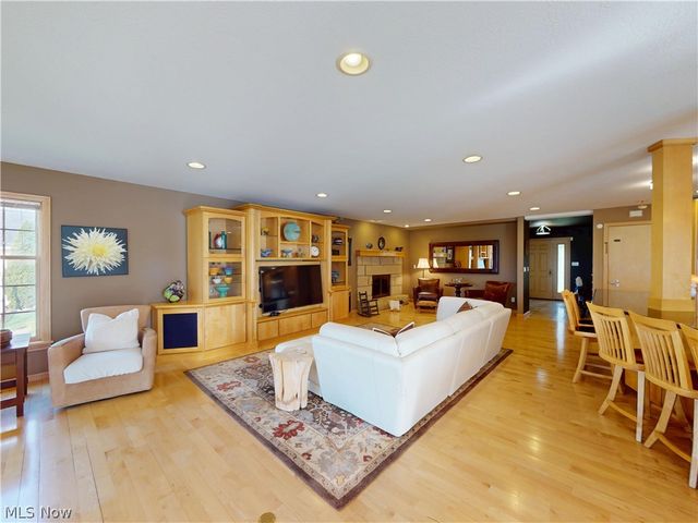 7885 Pear Tree Drive, Chesterland, OH 44026