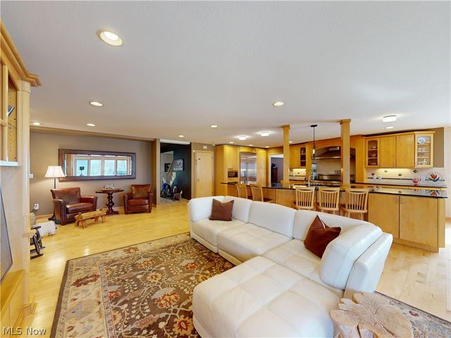7885 Pear Tree Drive, Chesterland, OH 44026