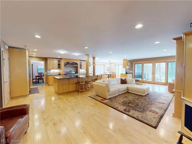 7885 Pear Tree Drive, Chesterland, OH 44026