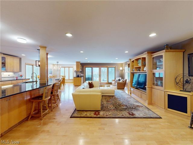 7885 Pear Tree Drive, Chesterland, OH 44026