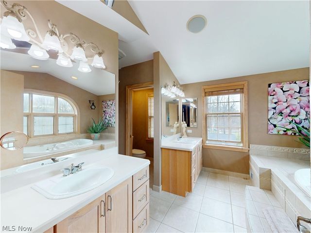 7885 Pear Tree Drive, Chesterland, OH 44026