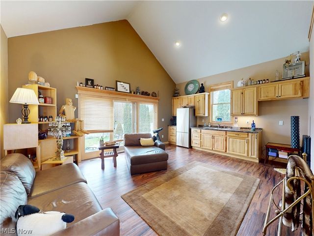 7885 Pear Tree Drive, Chesterland, OH 44026
