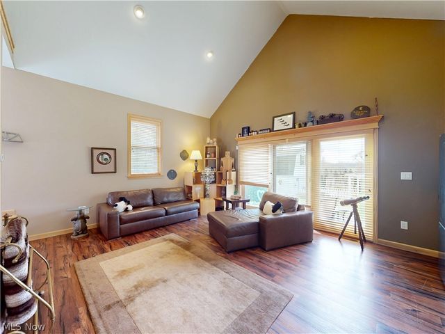 7885 Pear Tree Drive, Chesterland, OH 44026
