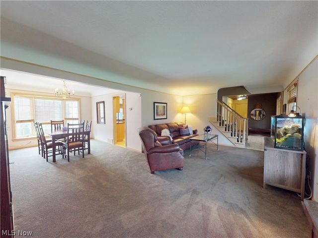 7885 Pear Tree Drive, Chesterland, OH 44026