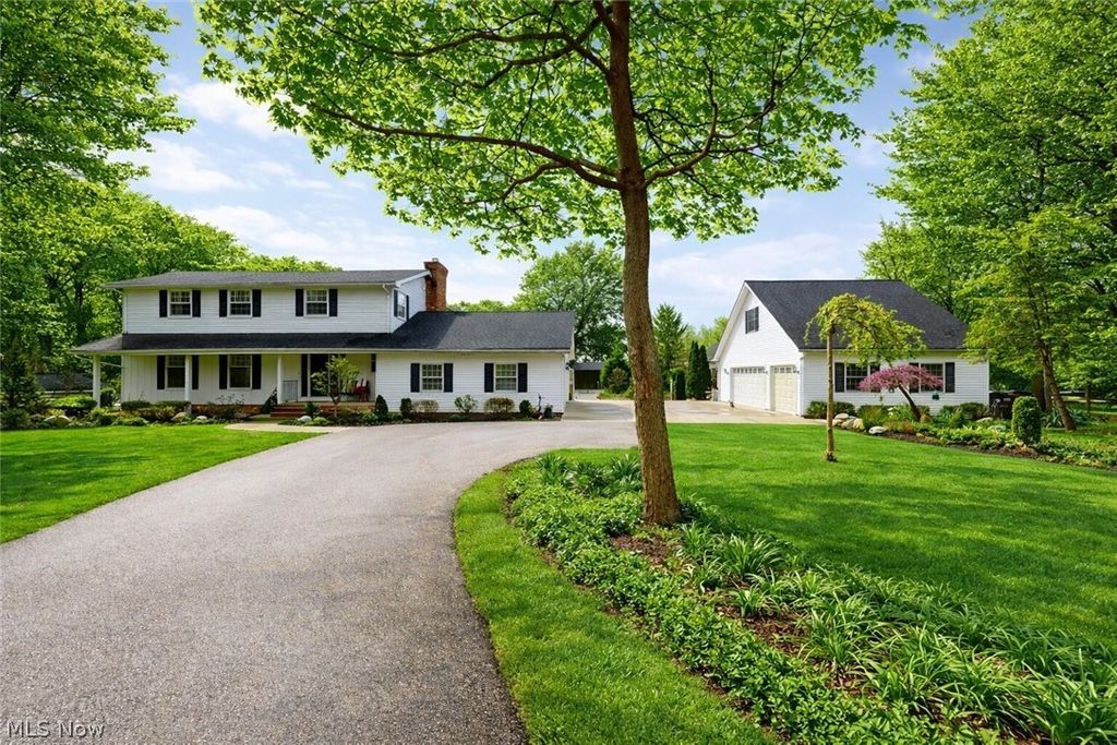 7885 Pear Tree Drive, Chesterland, OH 44026