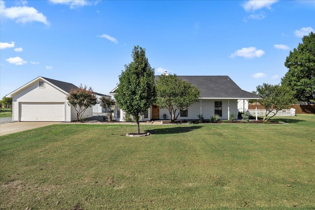 509 Mustang Court, Lavon, TX 75166