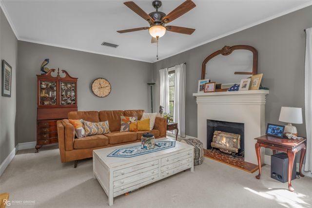 704 College, Shreveport, LA 71104