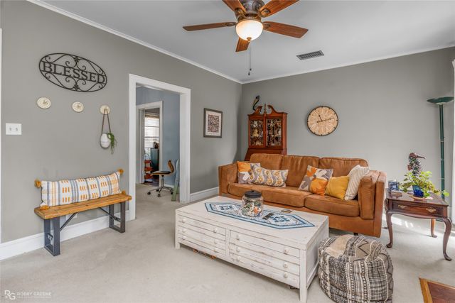 704 College, Shreveport, LA 71104